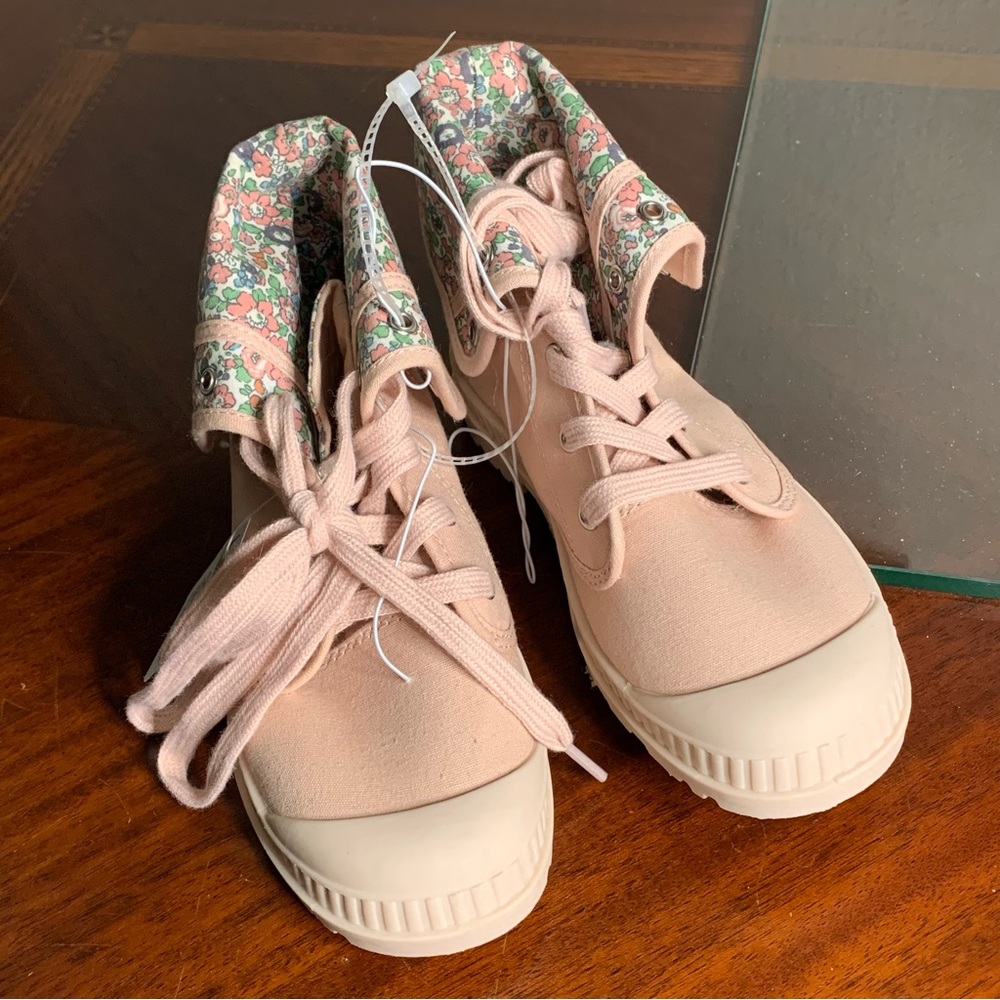 NWT BC Footwear High Tops Flip Canvas Floral Combat Boot Style Tennis Shoes